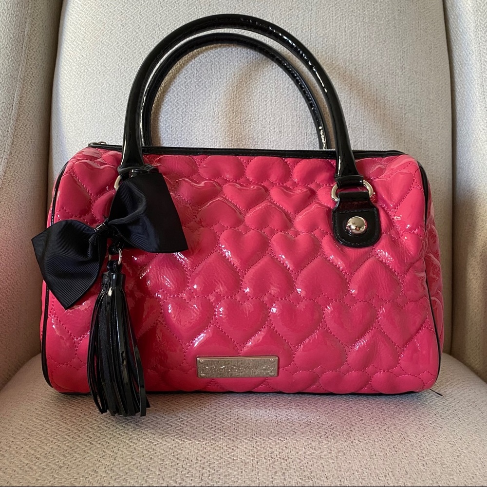 Betsy Johnson | pink heart quilted purse